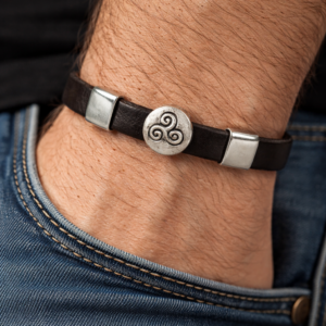 Alternative view of Pulsera Cuero10mm Triskel (ref PU090115)